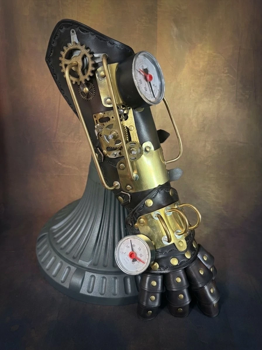 Steampunk Hunter Gauntlet. 3 Steampunk hunter gauntlet in brass and leather with articulated fingers