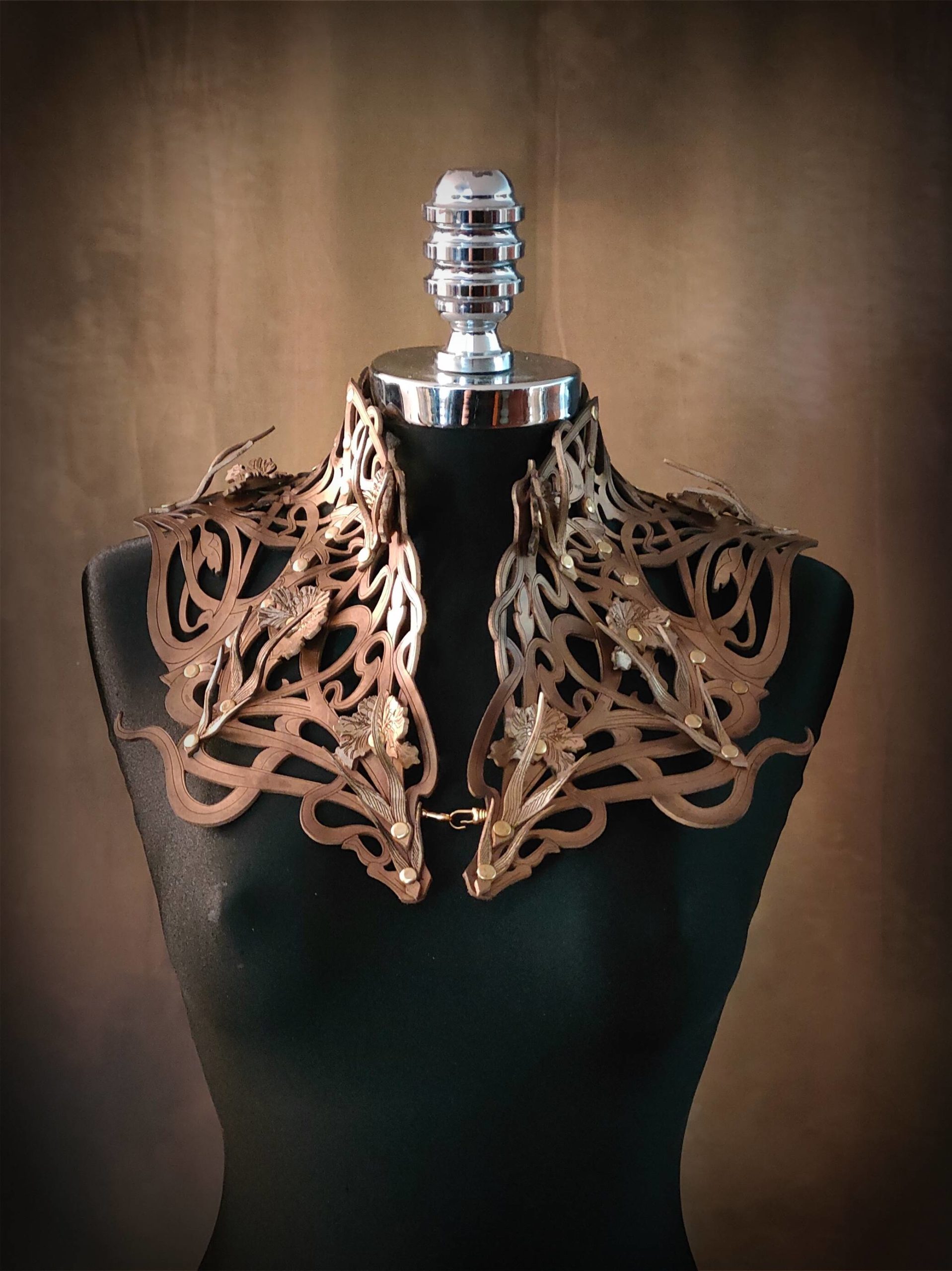 iris collar